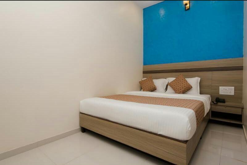 מומביי Hotel Time Gold Near Domestics Airport מראה חיצוני תמונה