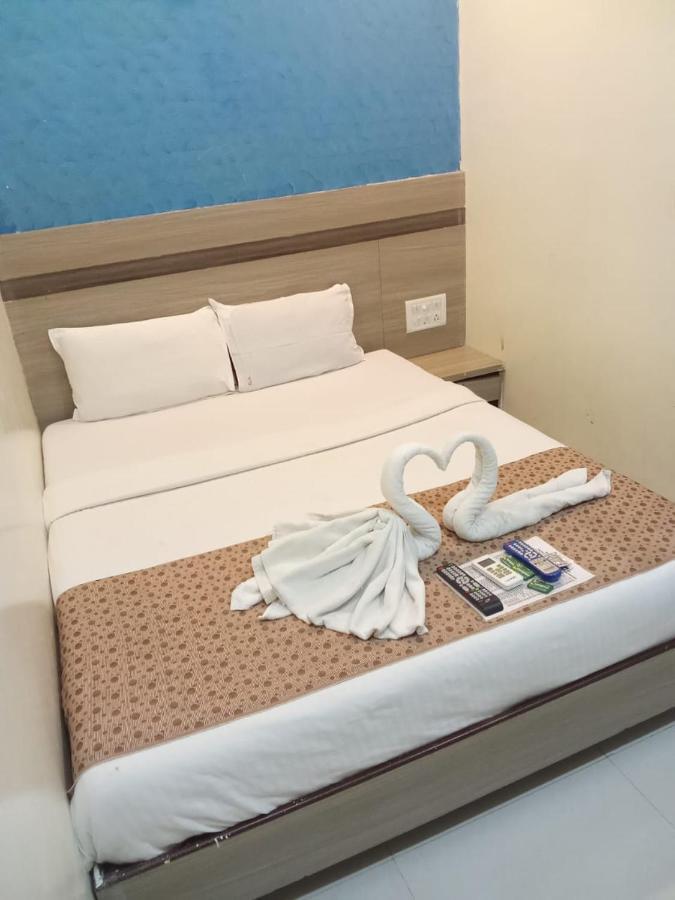 מומביי Hotel Time Gold Near Domestics Airport מראה חיצוני תמונה