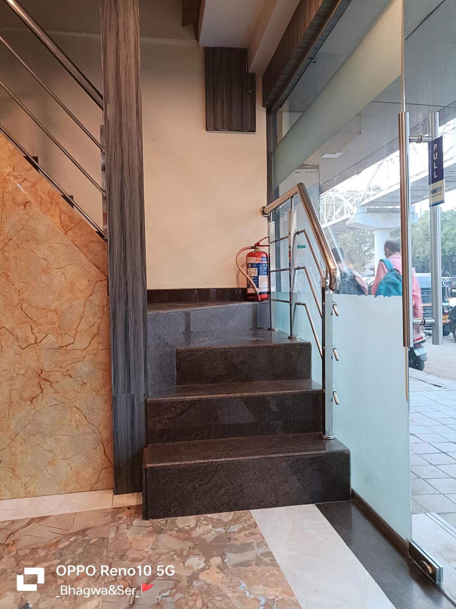 מומביי Hotel Time Gold Near Domestics Airport מראה חיצוני תמונה